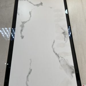 Mẫu Gạch lát nền Taicera G12045 60x120 chụp thực tế tại showrom Tâm Anh