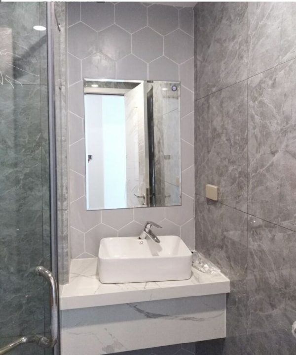 Gương phòng tắm Navado NAV103B 60x80 cm